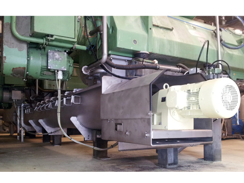 Trough conveyor for starch production